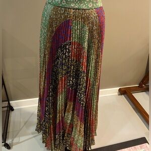 Alice and Olivia accordion pleat skirt. "Katz Jasmine" style and print.